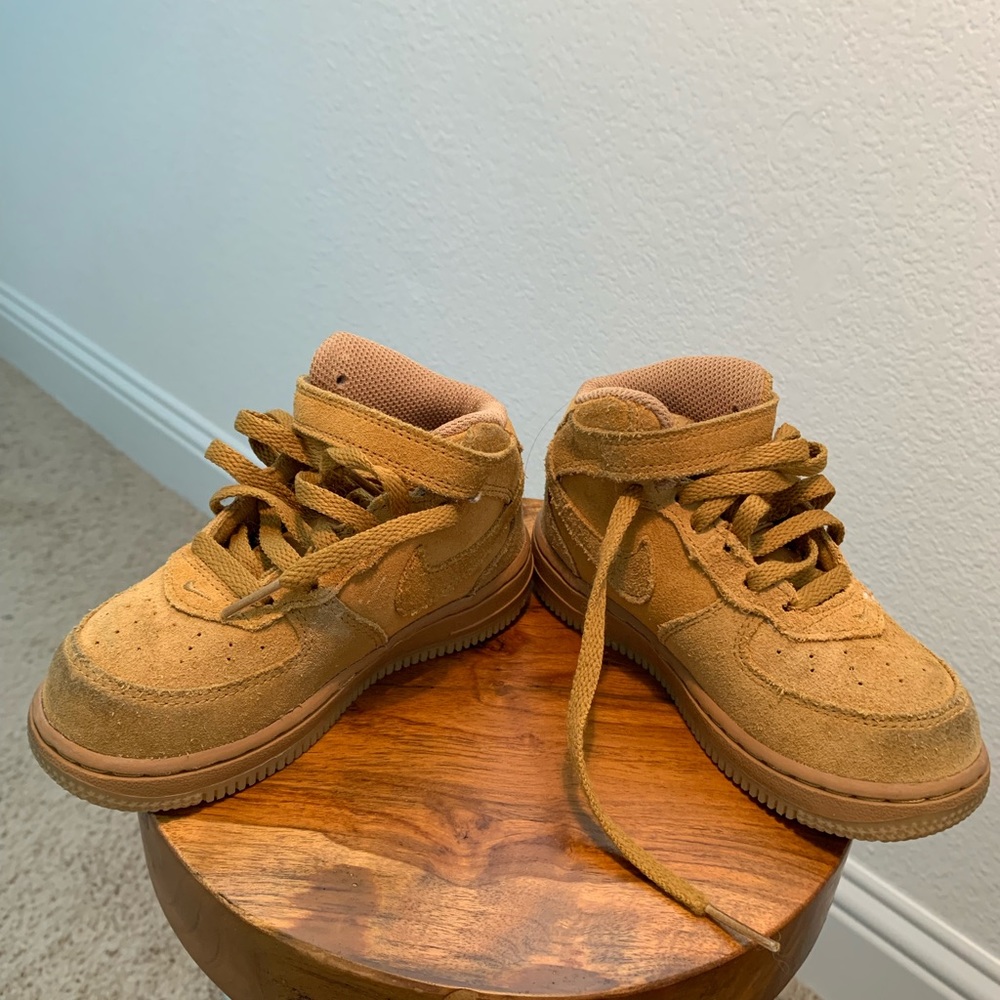 Tan Suede Jordan 1 Mid Toddler Size US 9 C